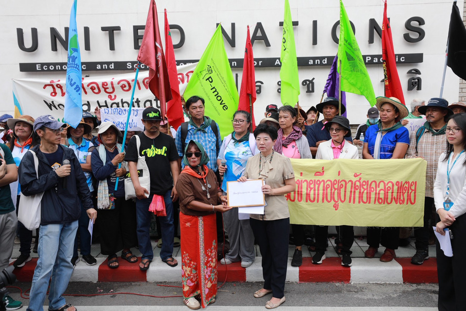 ขบวนคนจนบุก UN ร้องสิทธิที่อยู่อาศัย–ผลักดัน “โฉนดชุมชน” เข้ารัฐธรรมนูญ
