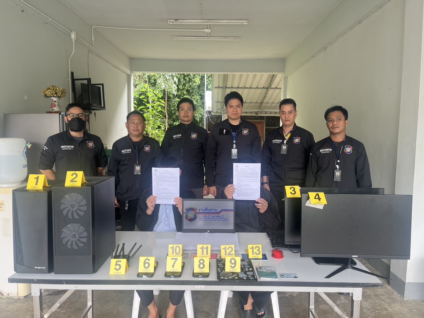  บุกจับเว็บพนันกลางแม่สาย! ตำรวจท่องเที่ยวรวบแอดมินพม่าวีซ่าหมด 202 วัน พบเงินหมุนเวียนหลักแสน