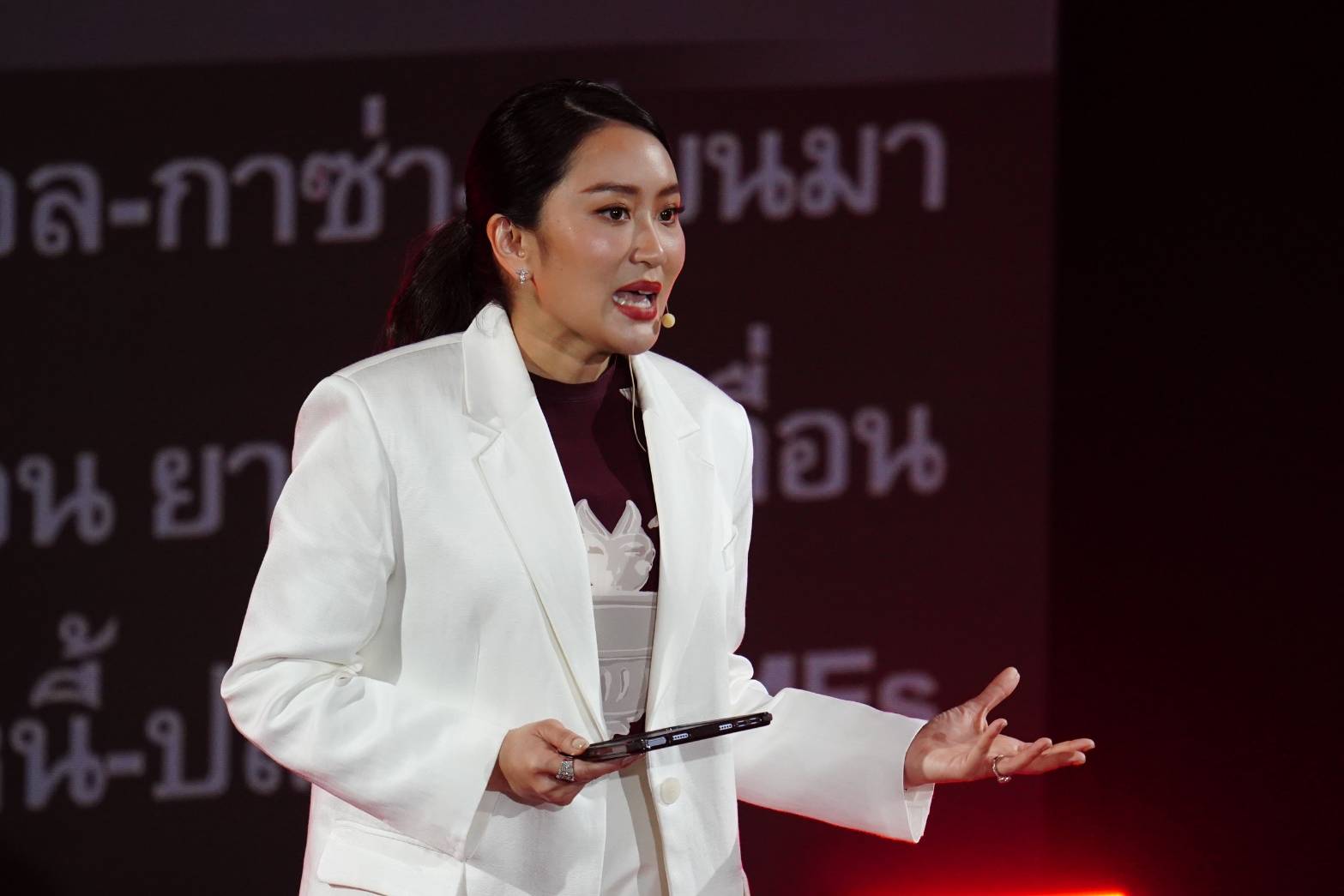 "พท."จัดอีเวนต์ใหญ่ 10 เดือนที่ไม่รอ ทำต่อให้เต็ม 10 "แพทองธาร" ยันครม. "เศรษฐา 2" ถูกฝาถูกตัว ชี้นโยบายการเงิน ต้องดัน ศก.ประเทศด้วย 