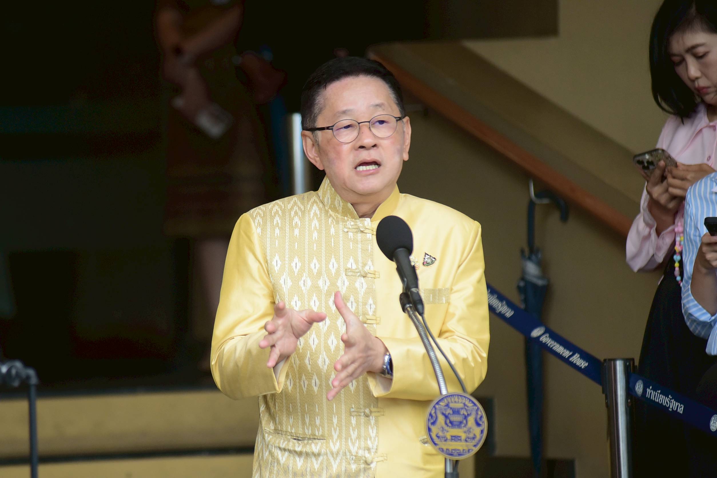 "ประเสริฐ" ยัน "ทักษิณ" ร่วมวงดินเนอร์เย็นนี้ ไม่ถือเป็นการครอบงำ ไม่หนักใจคำร้องปมกินข้าว "บ้านจันทร์ส่องหล้า" 