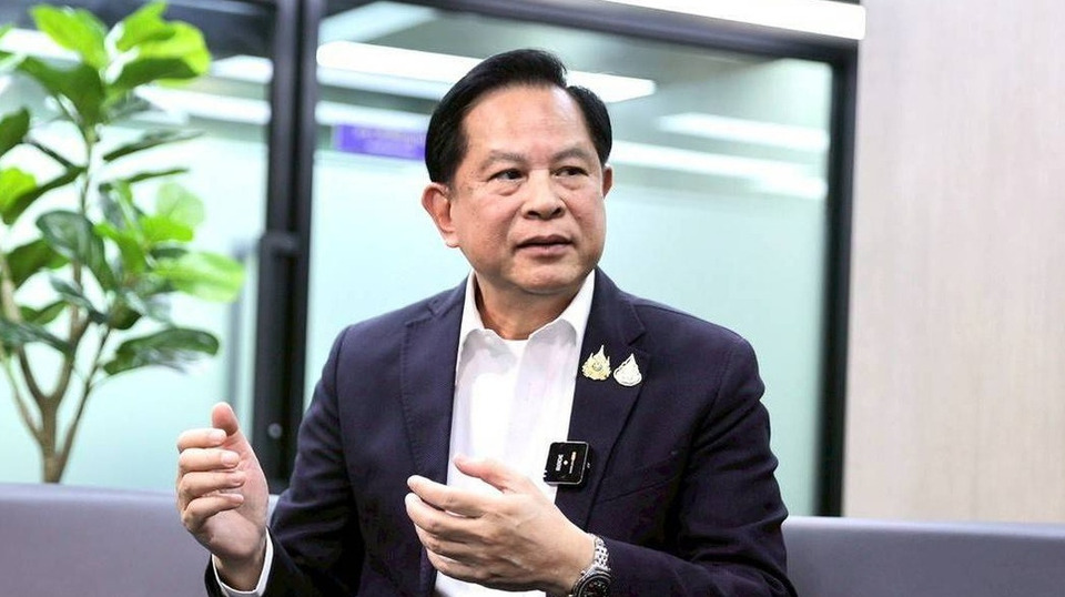 “พีระพันธุ์” ชี้สูตรค่าไฟใหม่ซ้ำเติมประชาชน โยนภาระช่วยกันเอง เตือนเสี่ยงทะลุ 5 บาทต่อหน่วย