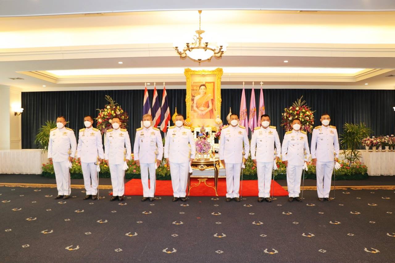 ผู้บัญชาการตำรวจภูธรภาค 7 พร้อมคณะร่วมลงนามถวายพระพรชัยมงคล 