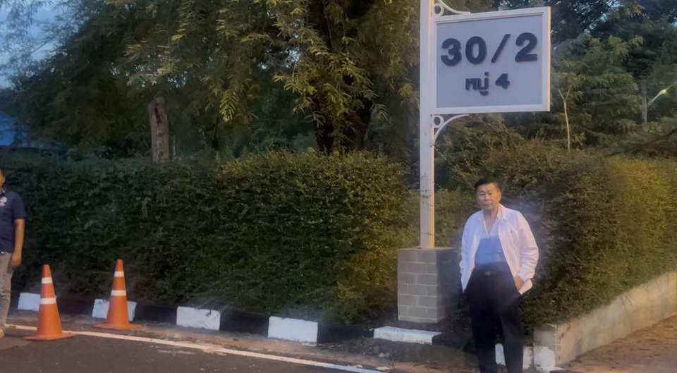 เอาจริง ! "เสรีพิศุทธ์" ถึงบุรีรัมย์แล้ว โพสต์ภาพอยู่หน้าบ้าน "อนุทิน-เนวิน" 