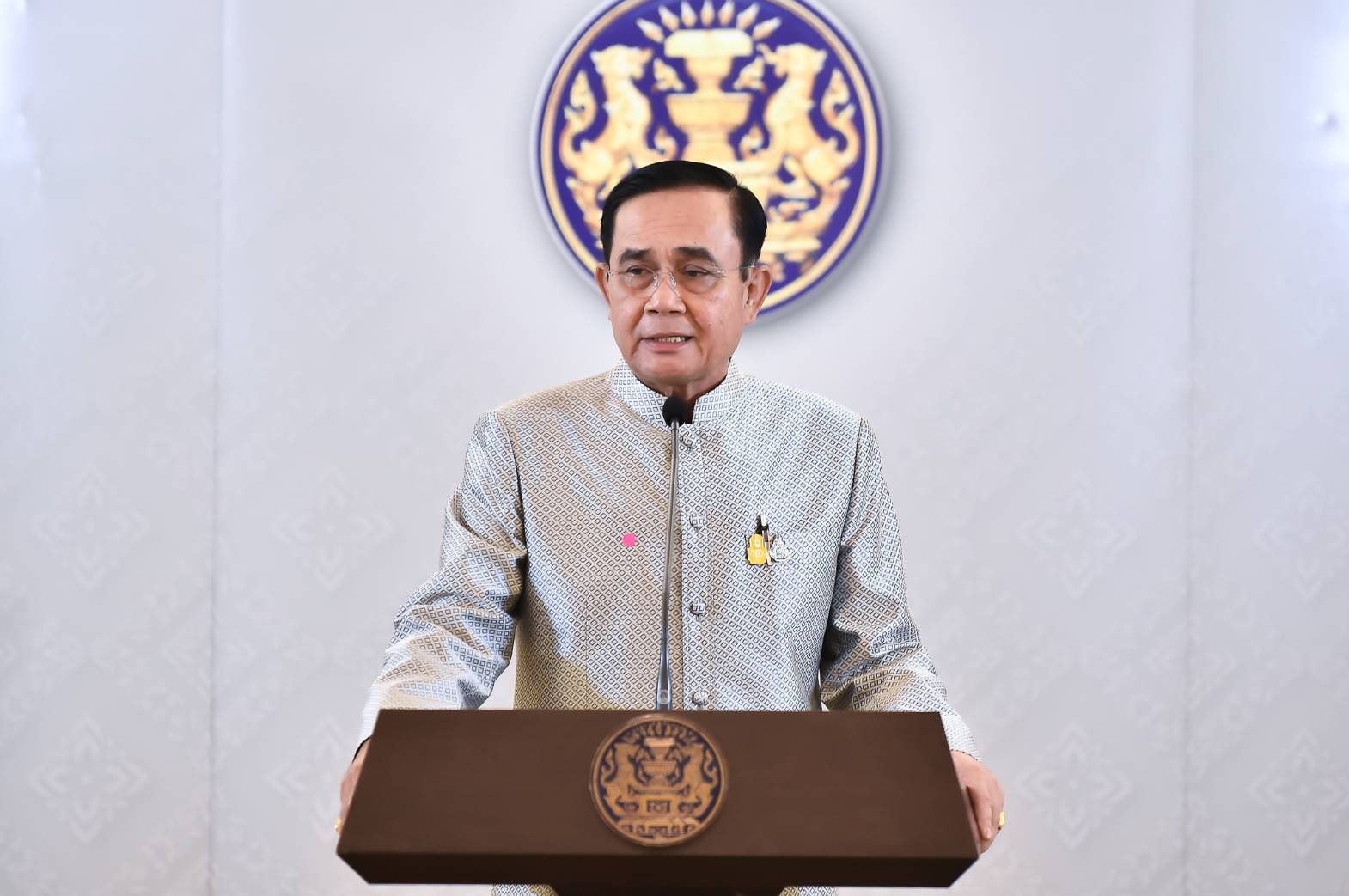 "บิ๊กตู่" มอบคำขวัญ "วันงดดื่มสุราแห่งชาติ"ช่วงบ่าย ต่อสายคุย "นายกฯมาเล" ถกจัดเอเปค