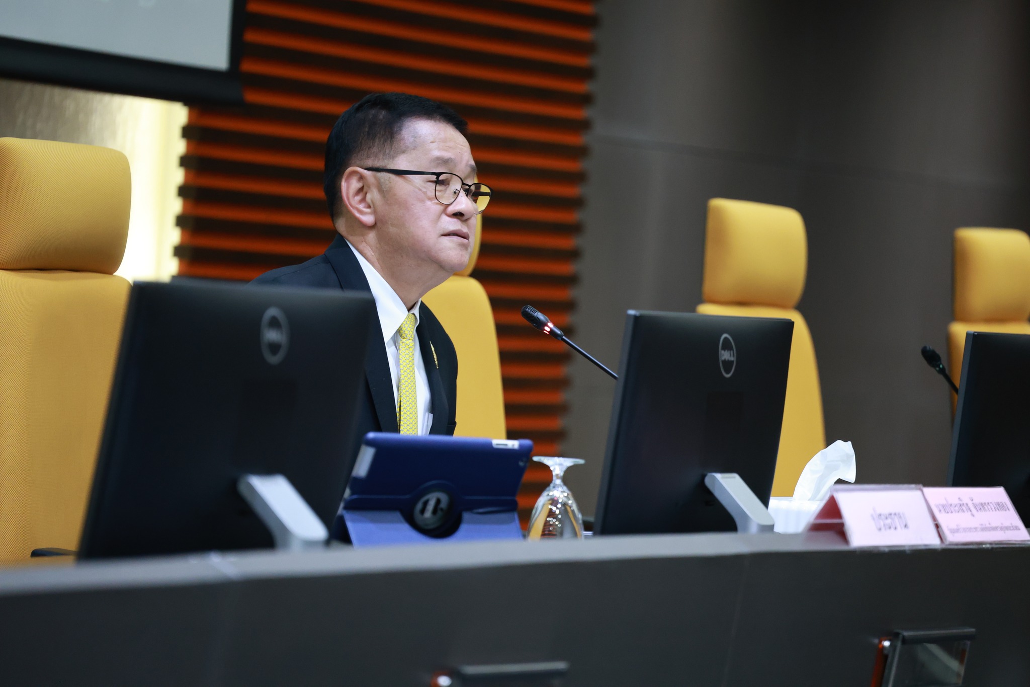 "ดีอี" เตรียมจัดประชุมร่วม รัฐบาลไทย-กัมพูชา ยกระดับปราบโจรออนไลน์ พร้อมวางนโยบาย “สร้างคน” รับมือเทคโนโลยี AI
