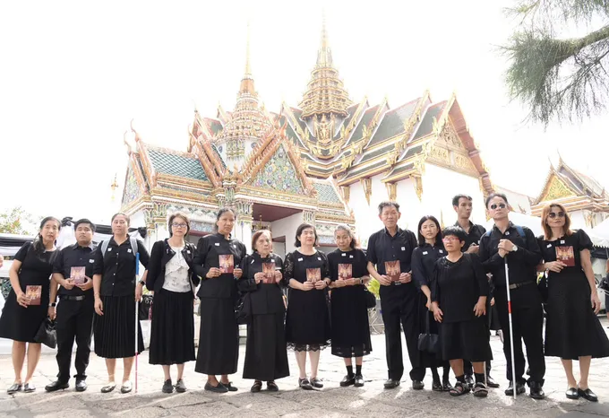พสกนิกรทั่วประเทศหลั่งไหลกราบถวายบังคมพระบรมศพ "พระพันปีหลวง" วันเดียวร่วมหมื่นคน 24 พ.ย.ปิดจุดคัดกรอง 13.00 น.
