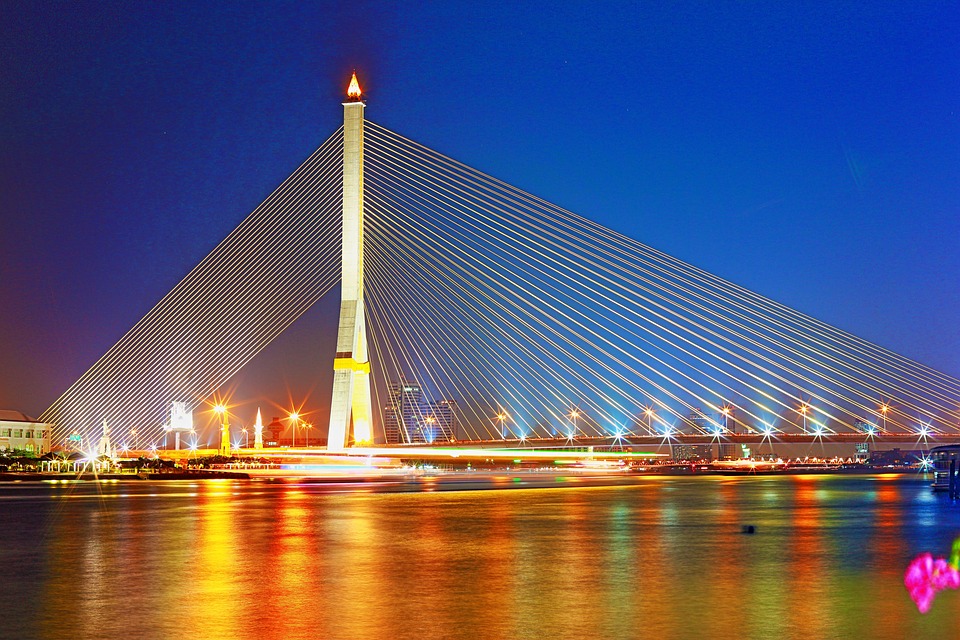 “สะพานพระราม 8” จากพระอัจฉริยภาพ ในหลวงรัชกาลที่ 9 แก้ปัญหาจราจร