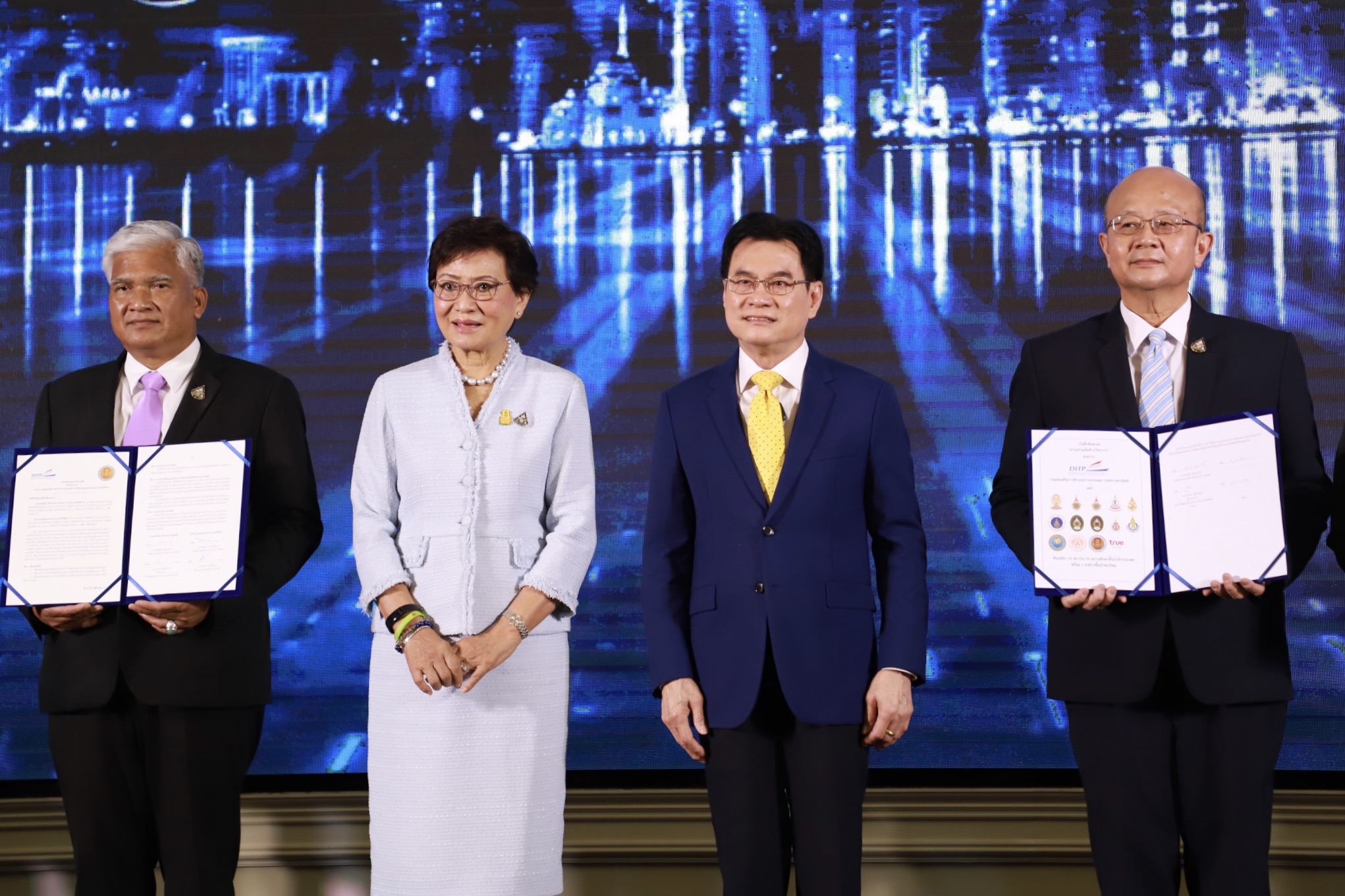 “พณ.-ศธ."ดึง CEO GenZ ปั้นเด็กเป็นนักธุรกิจรุ่นใหม่ รุกค้าออนไลน์ปั้นรายได้
