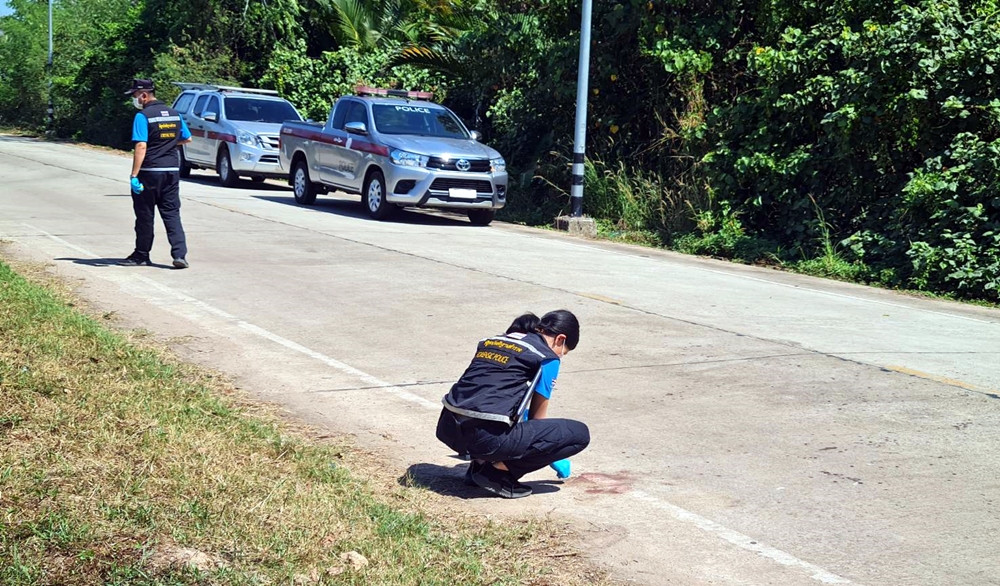 หนุ่มเมายาบ้ายิงใส่ ตร.บาดเจ็บ ก่อนจะถูกยิงสวนจนอาการสาหัส