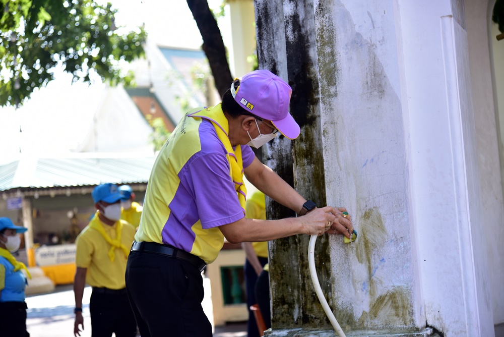 ผู้ว่าฯนครปฐม นำทีมจิตอาสา ทำความสะอาด ปรับภูมิทัศน์บริเวณวัดพระปฐมเจดีย์ เตรียมรับเสด็จพระองค์เจ้าสิริภาจุฑาภรณ์ฯ 7 พ.ย.นี้