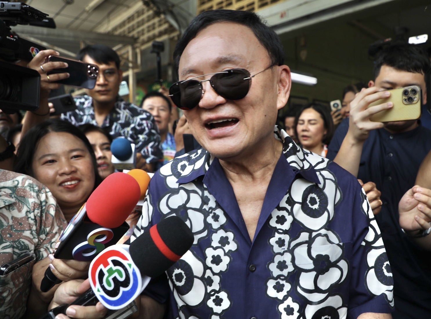 "ทักษิณ" บอกไม่รับนั่งที่ปรึกษานายกฯลั่นมีตำแหน่งเป็นคนชรารับเงิน 700 บาท  ยัน "เศรษฐา" สั่งห้ามนำเข้าข้าวโพดจากปท.เพื่อนบ้าน ชี้ทำลายสิ่งแวดล้อม