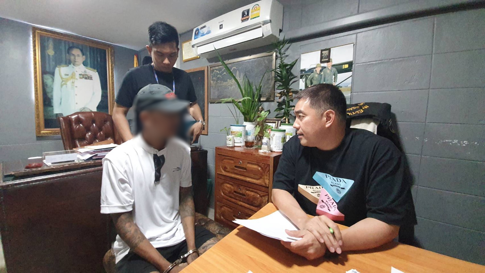 รวบแล้วหนุ่มขี้ยา ทำร้ายลุงโชเฟอร์แท็กซี่ ชิงรถหลบหนี