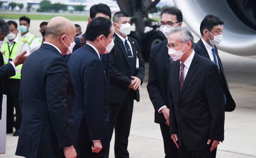 "นายกฯญี่ปุ่น" เดินทางถึงไทยแล้ว เตรียมเข้าหารือ "บิ๊กตู่" พรุ่งนี้ ที่ทำเนียบฯ 