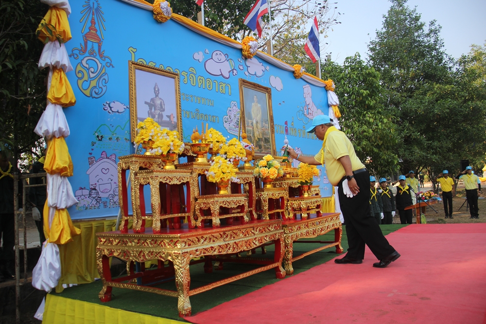 ศูนย์อำนวยการจิตอาสาพระราชทาน อุบลฯ จัดกิจกรรมจิตอาสาพัฒนา รร.วารินชำราบ ในวันพ่อขุนรามคำแหงมหาราช  