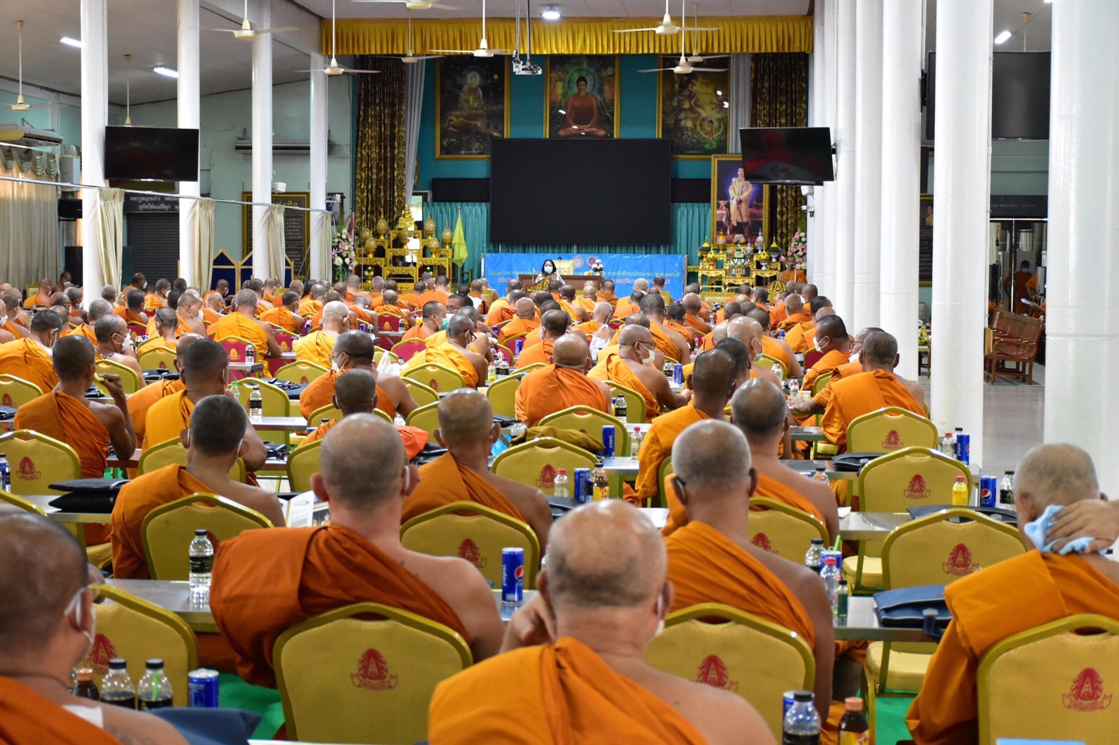 คณะสงฆ์จังหวัดอ่างทอง จัดโครงการถวายความรู้บุคลากรเผยแผ่พระพุทธศาสนา 