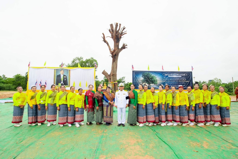 ชาวห้วยเม็ก กาฬสินธุ์ ร่วมปลูกต้นพระศรีมหาโพธิ์เฉลิมพระเกียรติ สืบสานพระพุทธศาสนา