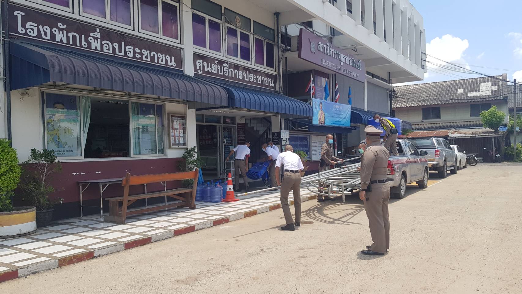 โรงพักประโคนชัย​ เพิ่มมาตรการเข้ม​ ลดการแพร่เชื้อ​ หลังมี ตร.ติดโควิด​ เชื่อมโยงคลัสเตอร์งานศพ 6 นาย 
