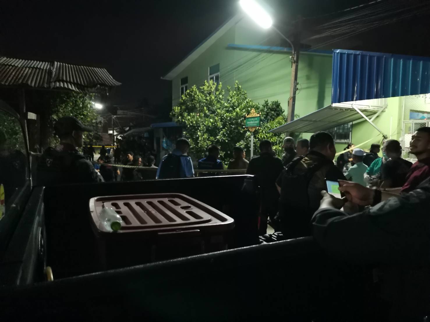 ปัตตานีเปิดปฏิบัติการร่วมเจรจากับผู้ร้ายไม่เป็นผลเกิดปะทะเสียชีวิตคาบ้านพบหมายจับคดีระเบิดทหาร