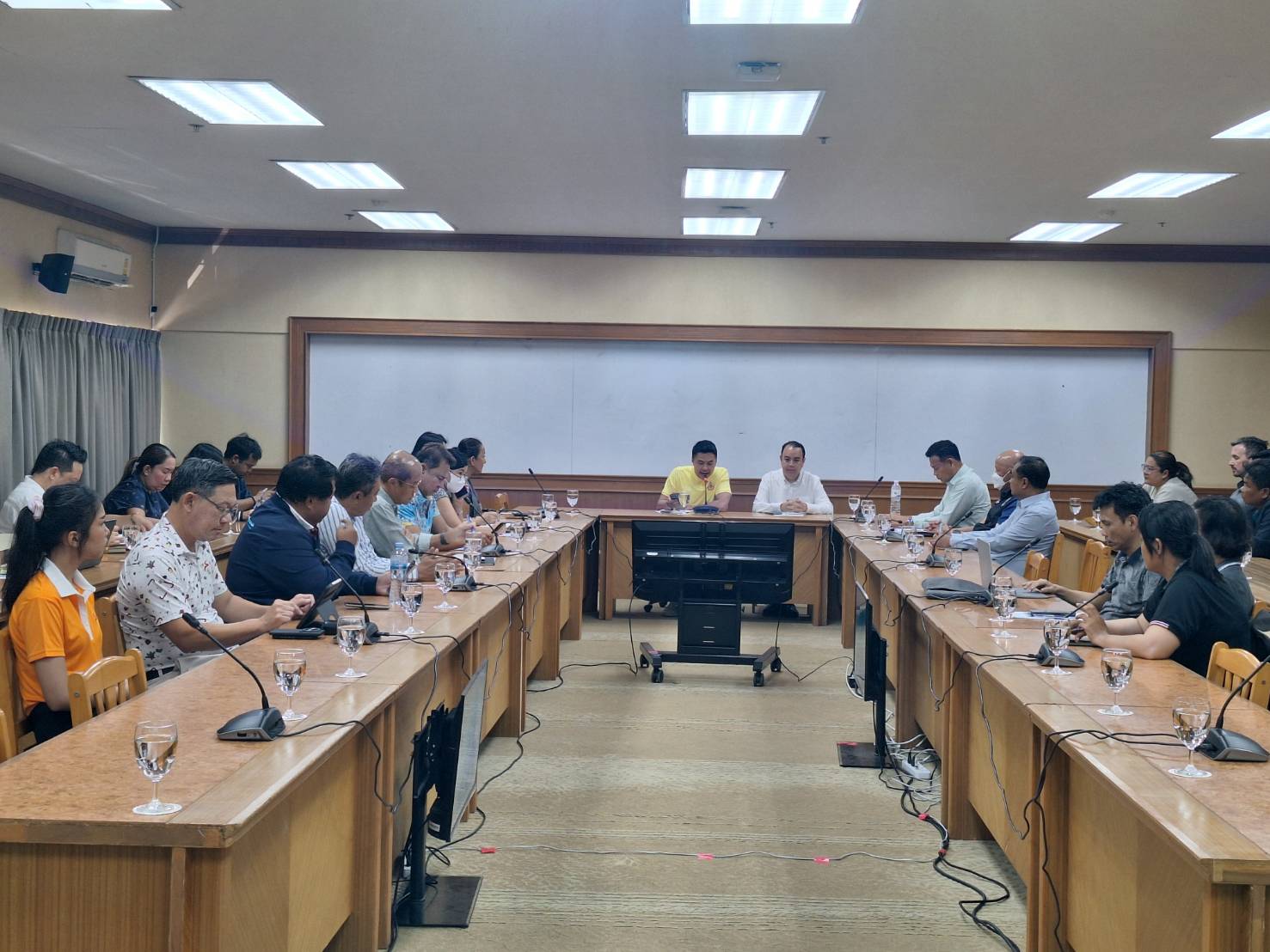 นายอำเภอเกาะสมุยประชุมผู้ประกอบการท่องเที่ยวเตรียมพร้อมรับนายกรัฐมนตรีลงพื้นที่ 6-8 เมษายน 2567
