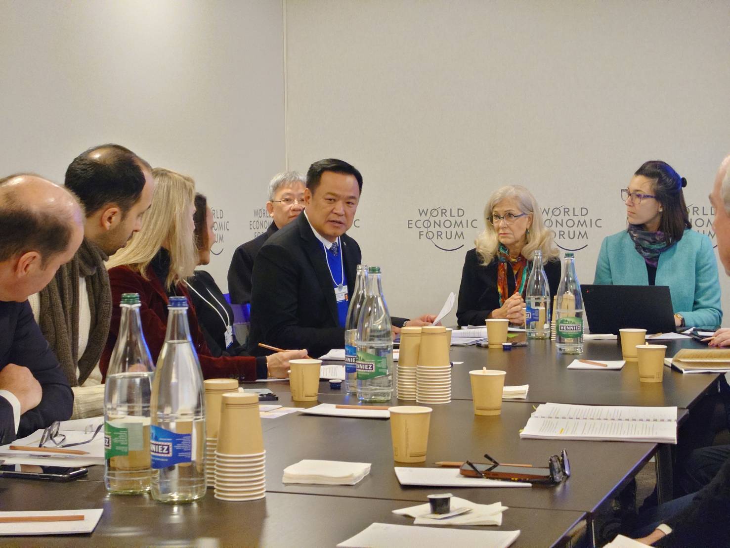 "อนุทิน"นำทีม สธ.ประชุม World Economic Forum   วางเป้าอนาคตทุกจังหวัด มีศูนย์มะเร็ง ทุกอำเภอ 