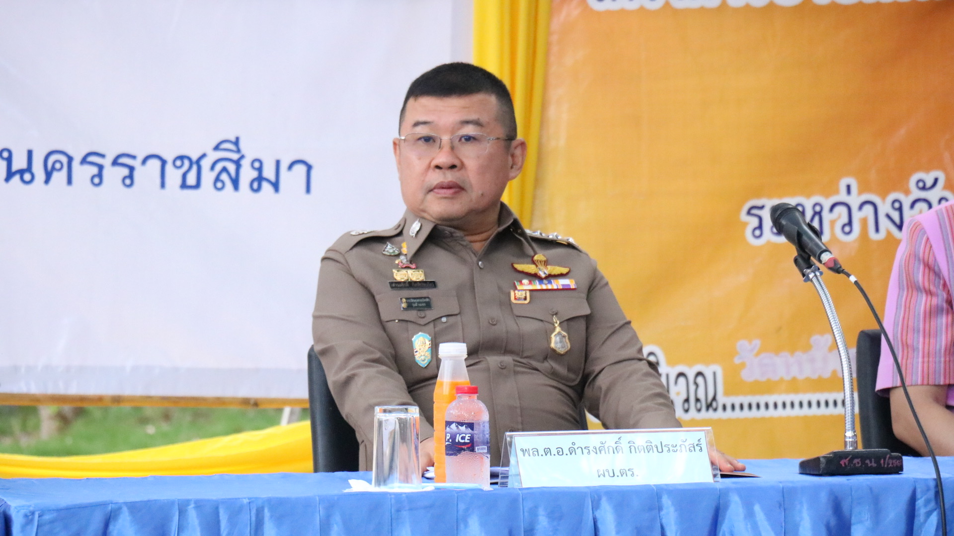 "บิ๊กเด่น" ลุยตรวจเยี่ยมติดตามโครงการชุมชนยั่งยืน คืนคนดีสู่สังคม นำผู้เสพเข้าบำบัดฟื้นฟูได้กว่า 2.5 หมื่นราย