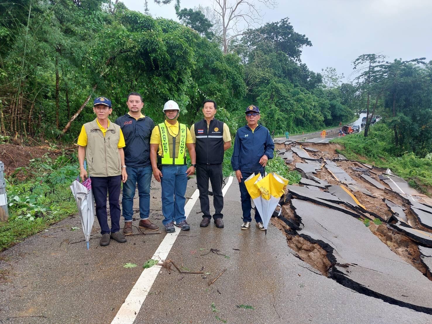 ผส.ทล.4 ลงพื้นที่ติดตามหาแนวทางแก้ไขปัญหาผิวทาง-โครงสร้างทางชำรุดเสียหาย