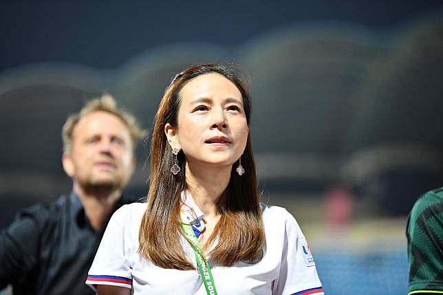 “มาดามแป้ง” คว้ารางวัล “ผู้เสียสละ เพื่อสังคม”ในฐานะผู้จัดการทีมฟุตบอลทีมชาติไทย