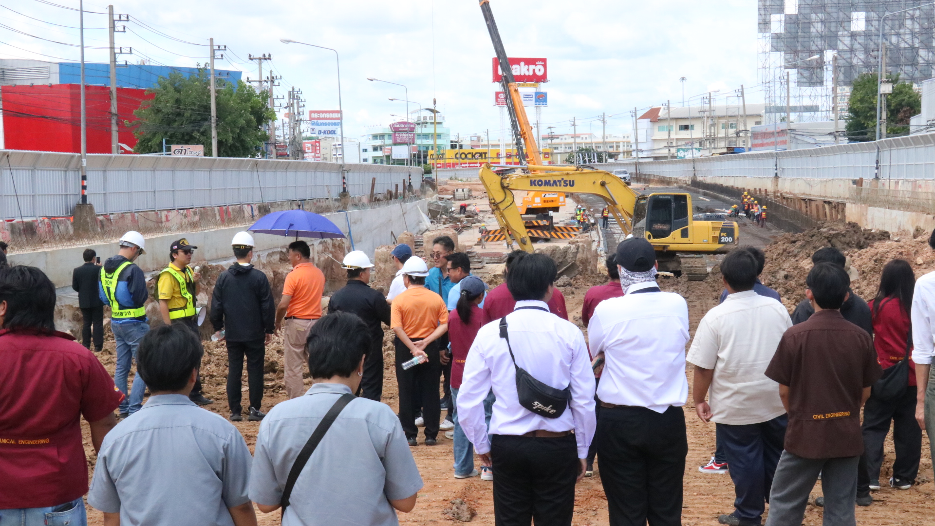 เจาะอุโมงค์ทางลอดผ่าเมืองโคราช แก้รถติด-อุบัติเหตุ ก้าวหน้า 20 % ทล.เปิดไซต์งานให้ นศ. ดูงาน