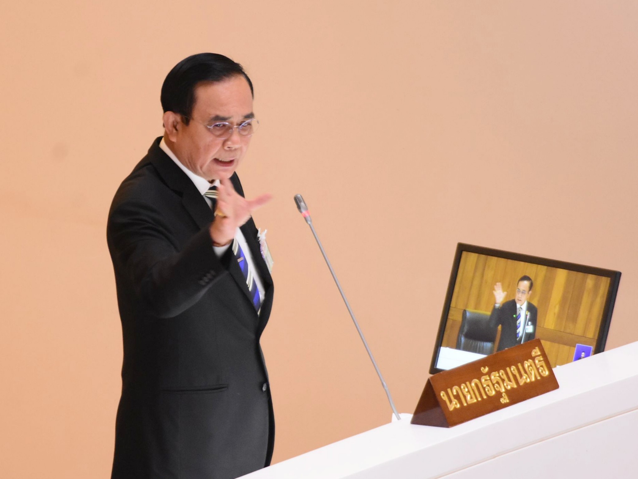  "นายกฯ" แจงสภา เข้าใจปัญหาเกษตรกร ภาษียาสูบต้องศึกษารายละเอียด พร้อมย้ำเข้มบริหารน้ำ 13 ลุ่มน้ำ 