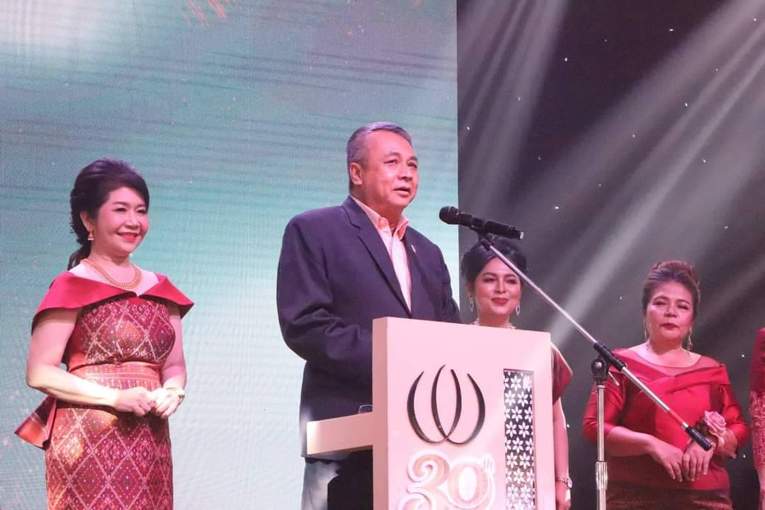 สโมสรโรตารีศรีตาปี จัดงานกาล่าดินเนอร์เพื่อจัดซื้ออุปกรณ์การแพทย์ให้กับโรงพยาบาลประจำอำเภอ ในจังหวัดสุราษฎร์ธานี