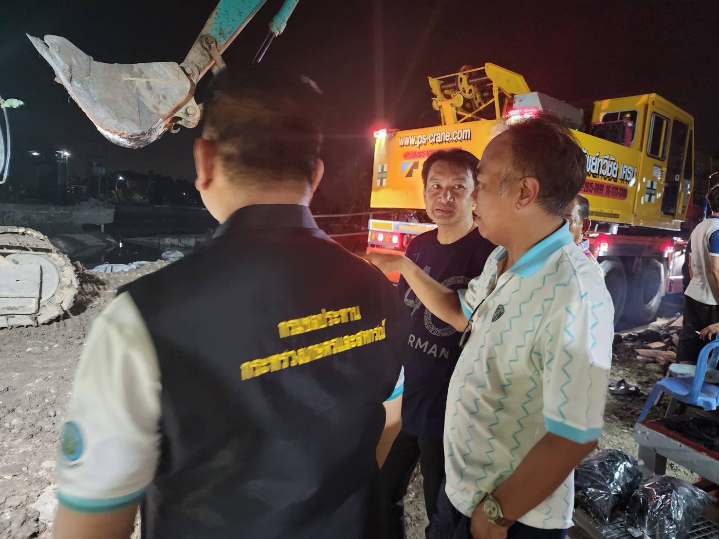 ปิดเรียบร้อย!! ทำนบดินกั้นน้ำเค็มไหลเข้าคลองประเวศบุรีรมย์