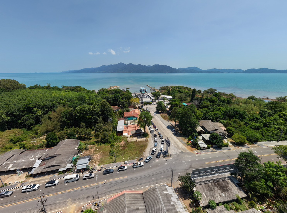 ท่าเรือเกาะช้างคึกคัก! เร่งระบายรถชั่วโมงละ 150 คัน ไร้ตกค้าง คาดทะลุ 2,500 คันช่วงหยุดยาว