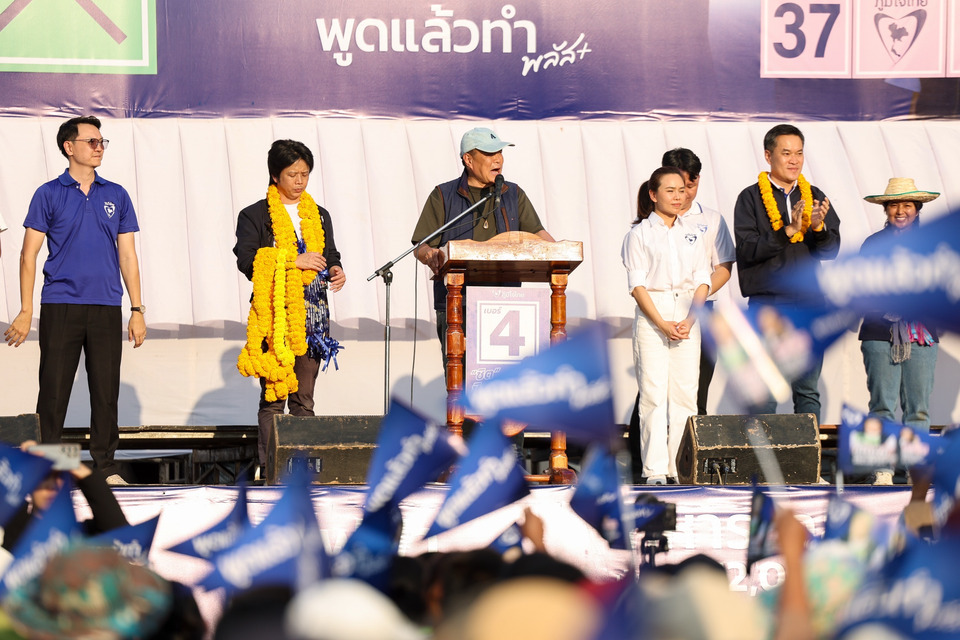 “อนุทิน” หาเสียงศรีสะเกษ อ้อนคนกันทรลักษณ์เทคะแนน ‘ภท.’ มั่นใจไม่มีรบ รอบ 3 พร้อมสร้างรั้วชายแดน-ยกเลิกเอ็มโอยู