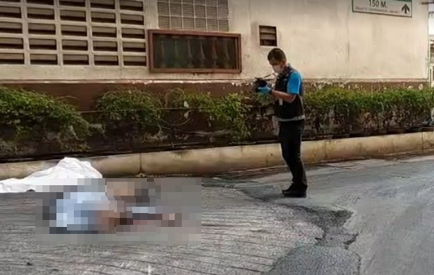 สลด!! ชายชาวต่างชาติพลัดตกตึกสูงชื่อดัง ย่านประตูน้ำ ดับคาที่