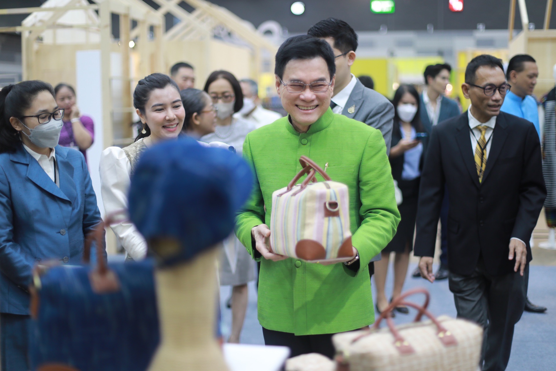 “จุรินทร์” เปิดงาน “CRAFTS BANGKOK 2023” ที่ไบเทค บางนา 26-30 ก.ค.นี้ 