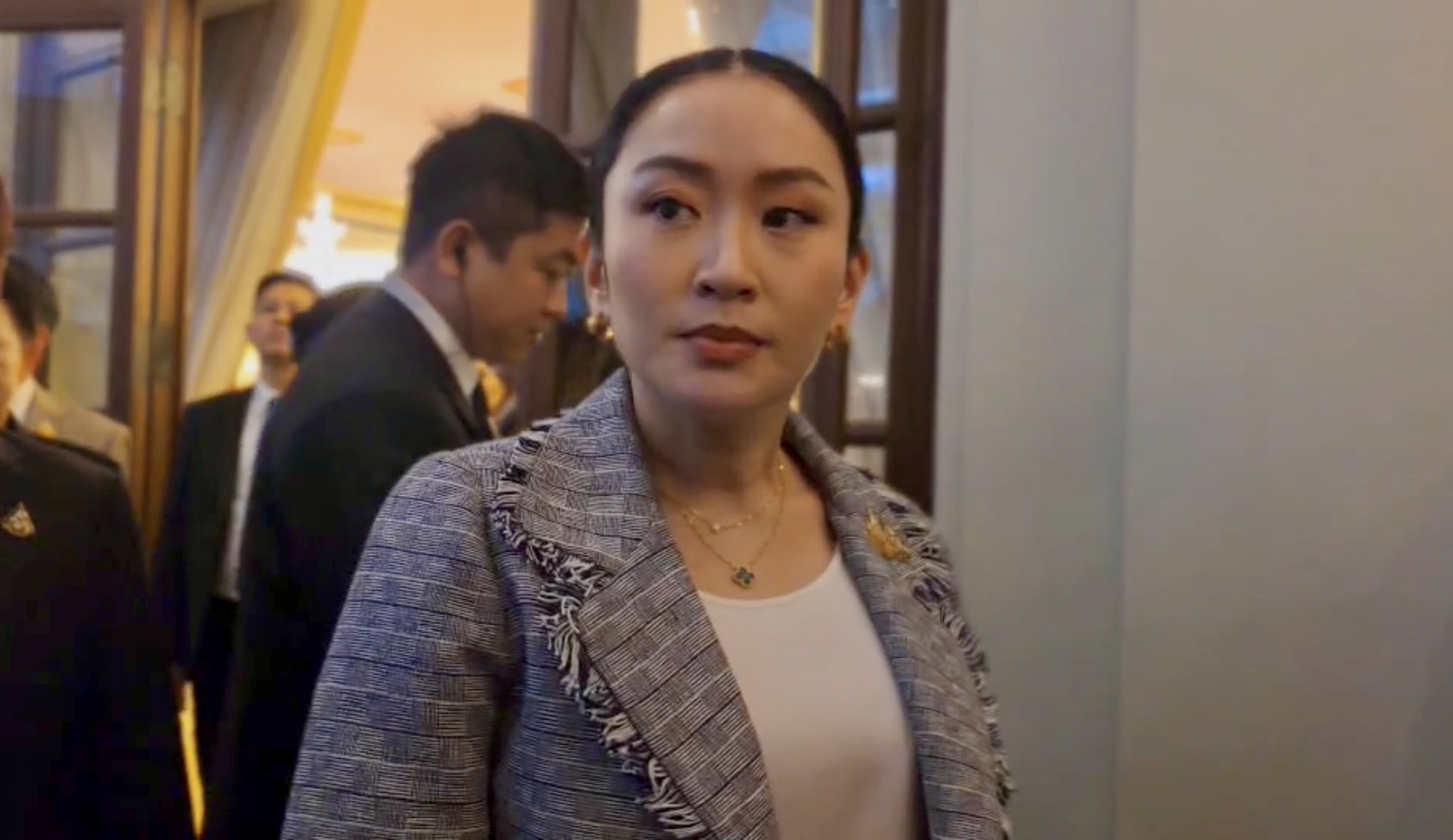นายกฯ บอก ขอคุยก่อน ให้รมต.ดูดีเอสไอ หลัง "ทวี" ถูกศาลรธน.สั่งหยุดปฏิบัติหน้าที่ พร้อมเตรียมทบทวนดิจิทัลวอลเล็ต