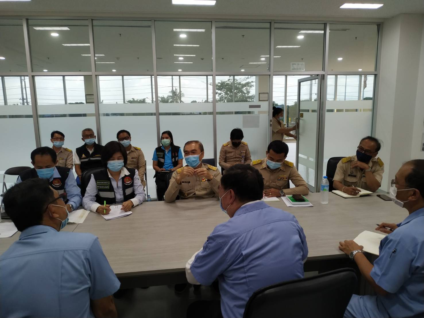 รมว. แรงงาน สั่งประกันสังคมช่วยเหลือเต็มที่ทายาทคนงานตกบ่อปฏิกูลดับ 3 ศพที่ลาดหลุมแก้ว 