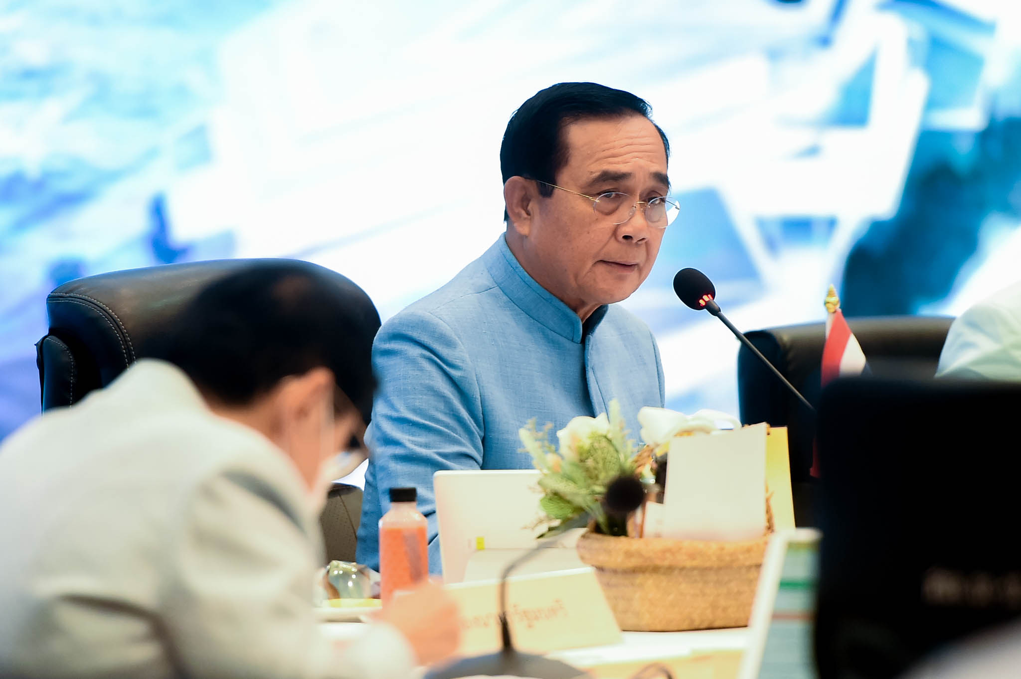 "บิ๊กตู่"อัด "สมศักดิ์เจียม-ปวิน" ทำเพจ royalist marketplace หมิ่นสถาบัน ลั่นตั้ง "ทีมกม." สู้คดีหลังเฟชบุ๊กเตรียมฟ้องไทย