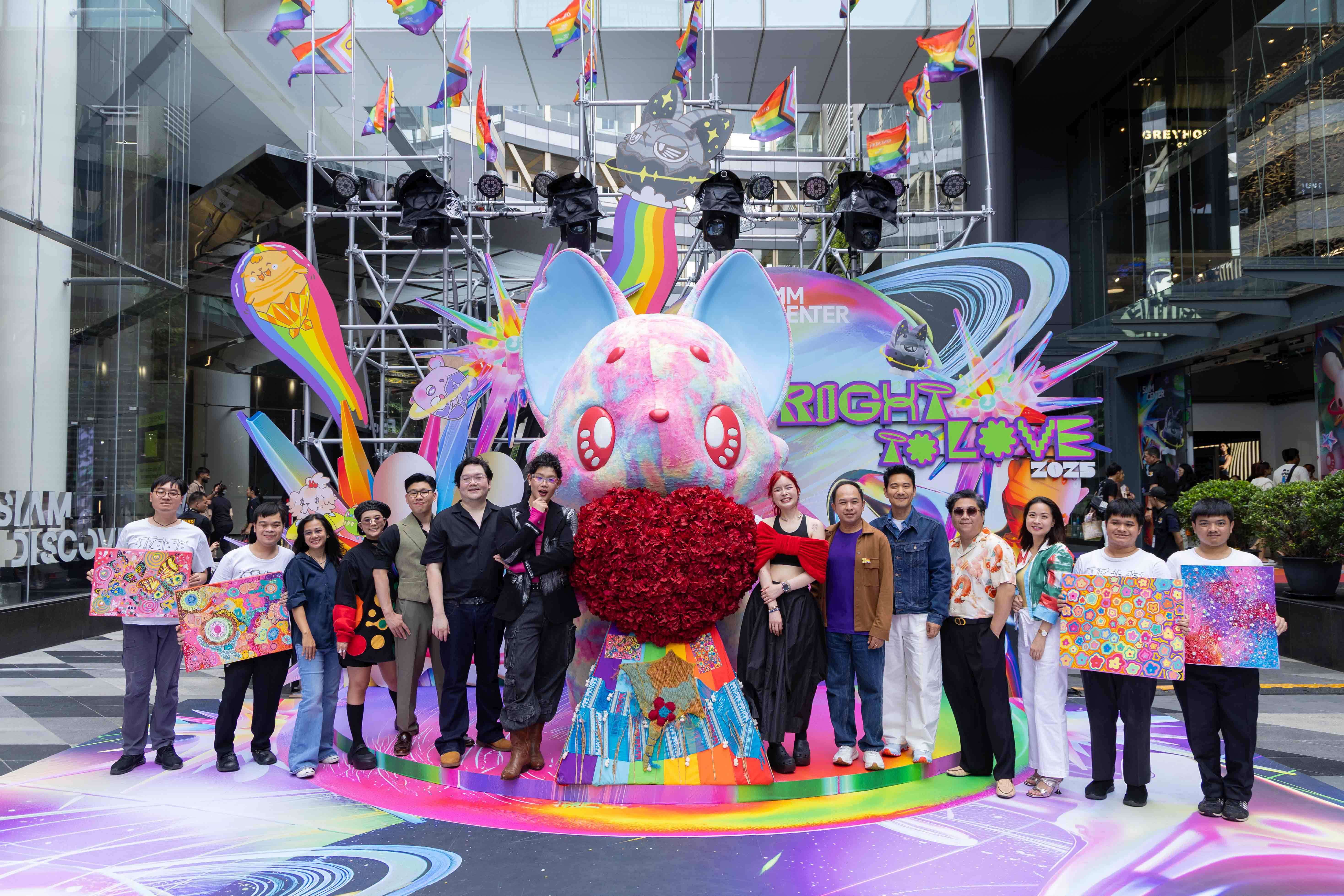 สยามเซ็นเตอร์ ต้อนรับเทศกาลไพร์ดกับ SIAM CENTER x PORIIN “The Galaxy of Love” และ “TITAN FUR”