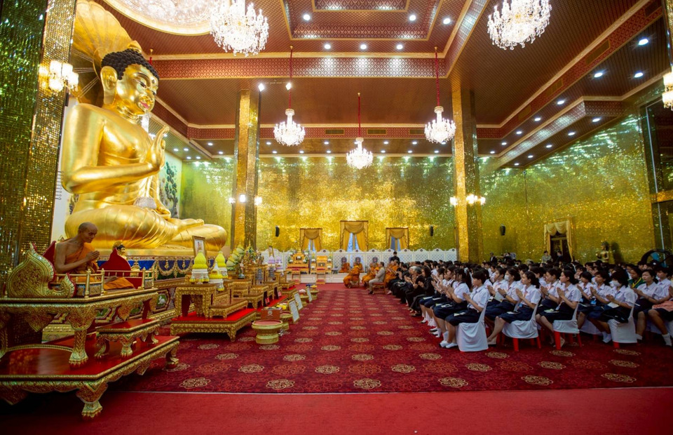 หลวงพี่น้ำฝน นำคณะสงฆ์ วัดไผ่ล้อมฯสวดพระอภิธรรม ถวายเป็นพระราชกุลแด่ "พระพันปีหลวง"