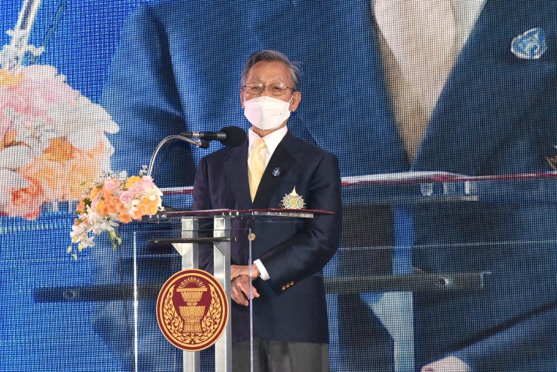 "ชวน" แสดงมุทิตาจิตขรก.สภาเกษียณอายุ ขอบคุณร่วมพัฒนางาน แนะดูแลสุขภาพ-มีวินัย รู้จักปรับตัวไปตามวัย