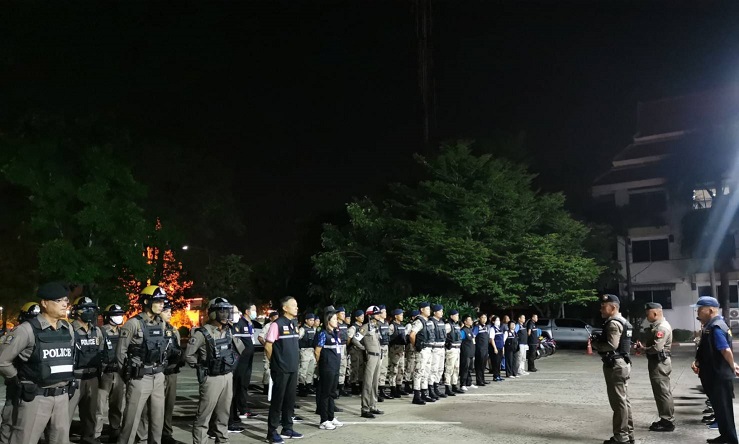 ตำรวจสภ.เมืองร้อยเอ็ดร่วมกับเครือข่ายตรวจเข้มสถานบริการป้องกันกระทำผิดกฎหมายสารเสพติดค้าประเวณี