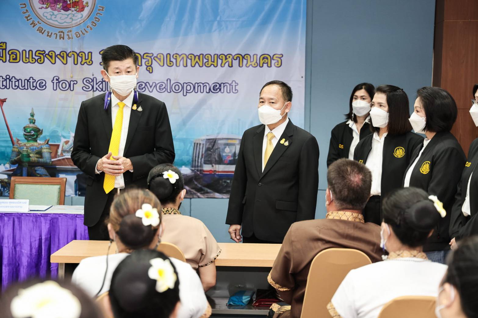 รมว.สุชาติ สั่งติวเข้ม หมอนวดไทย เตรียมรับสื่อมวลชน เอเปค 