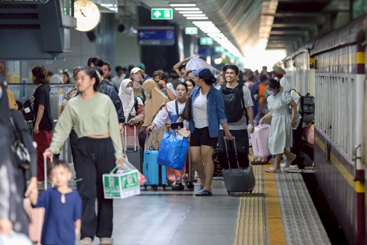 การรถไฟฯ คาด 17 เม.ย.68 ประชาชนกลับกรุงเทพฯกว่า 1 แสนคน หลังสิ้นสุดเทศกาลสงกรานต์ 2568
