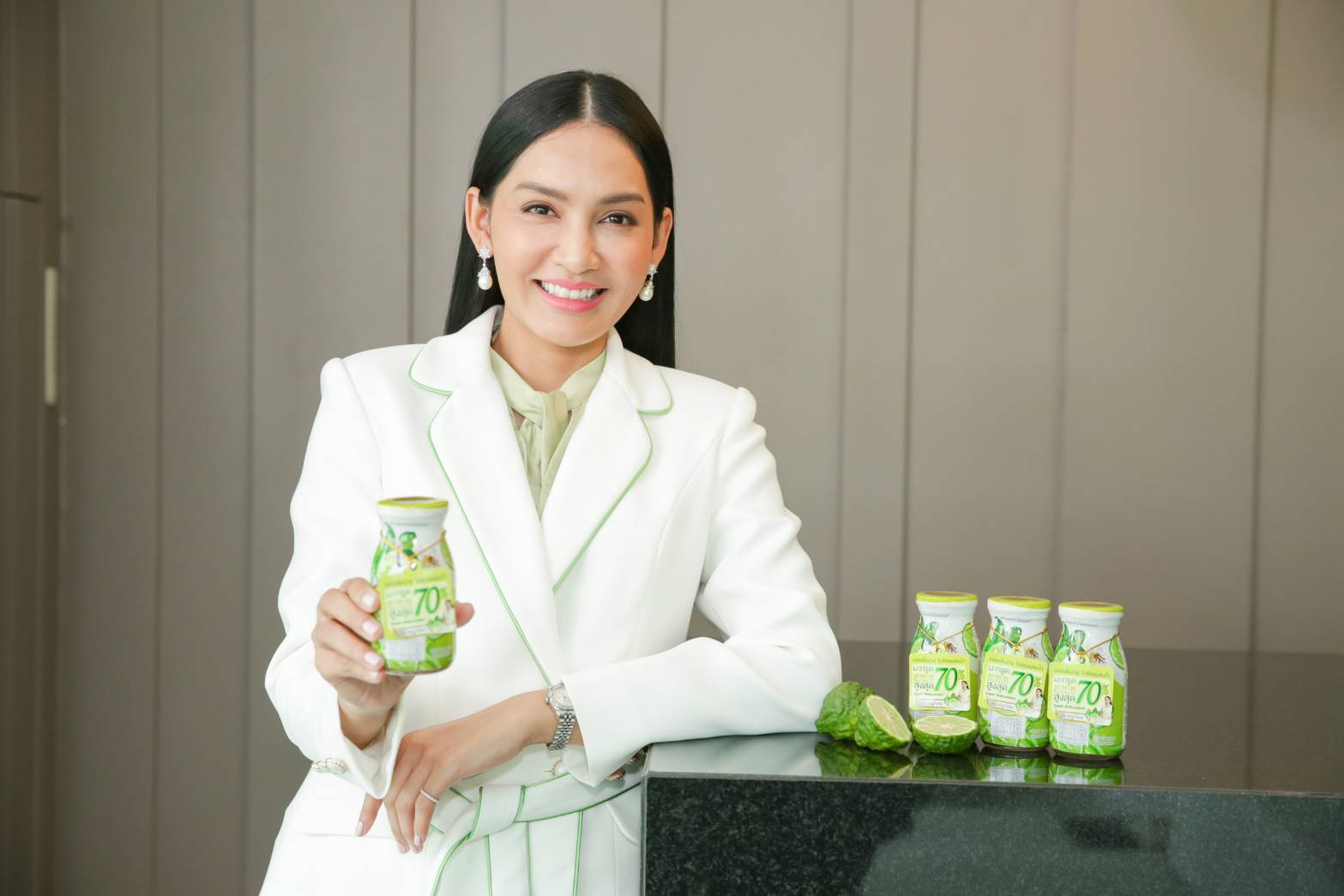 น้ำมะกรูดผสมน้ำผึ้งชันโรง ตรา ครูก้อย อร่อย ดื่มง่าย บำรุงสุขภาพสตรีเตรียมตั้งครรภ์