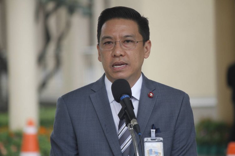 “พุทธิพงษ์”เมินเฟซบุ๊กฟ้องรัฐบาล ลั่นต้องเคารพอธิปไตยไทย  ยันไม่ได้รังแกใครทำตามศาลสั่ง