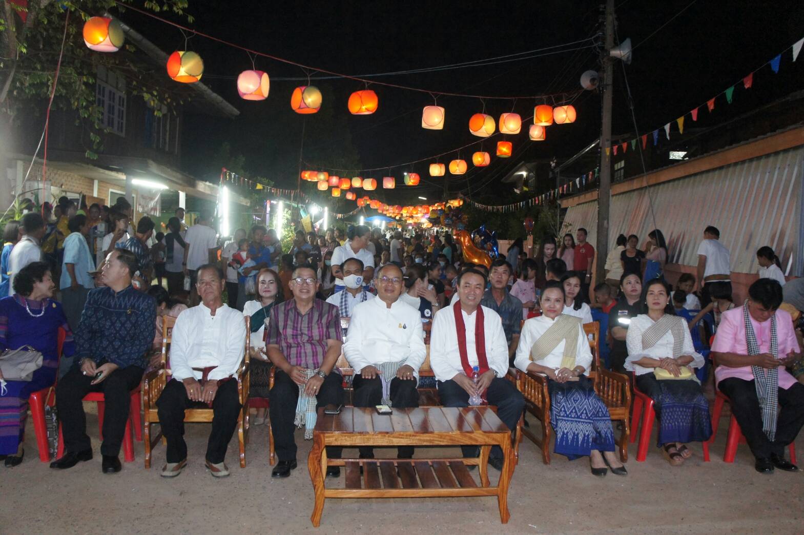 ยโสธรสืบสานประเพณีดั่งเดิม “ออกพรรษาที่บึงแก แห่ไฟโมงเมง” ส่งต่อสู่ลูกหลานพร้อมต่อยอดสู่การท่องเที่ยวชุมชนหลังโควิด-19    