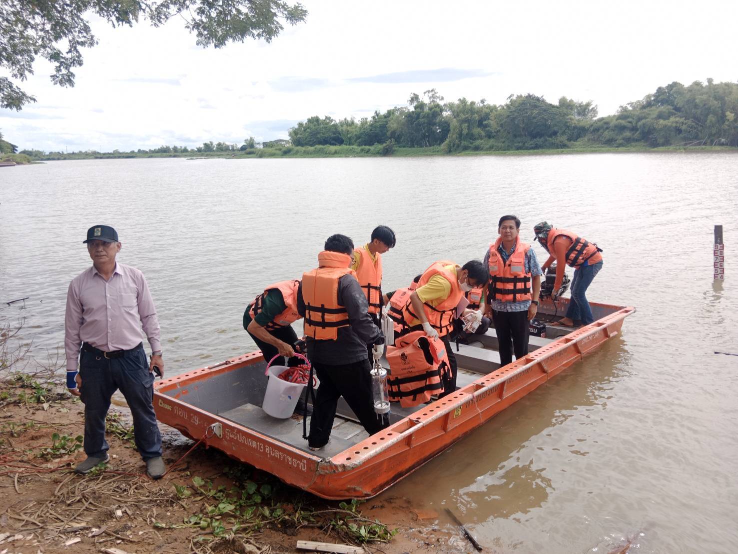 ยโสธรตรวจวัดคุณภาพน้ำที่ท่าคำทองเพื่อเตรียมความพร้อมประกอบพิธีเสกน้ำพระพุทธมนต์ศักดิ์สิทธิ์