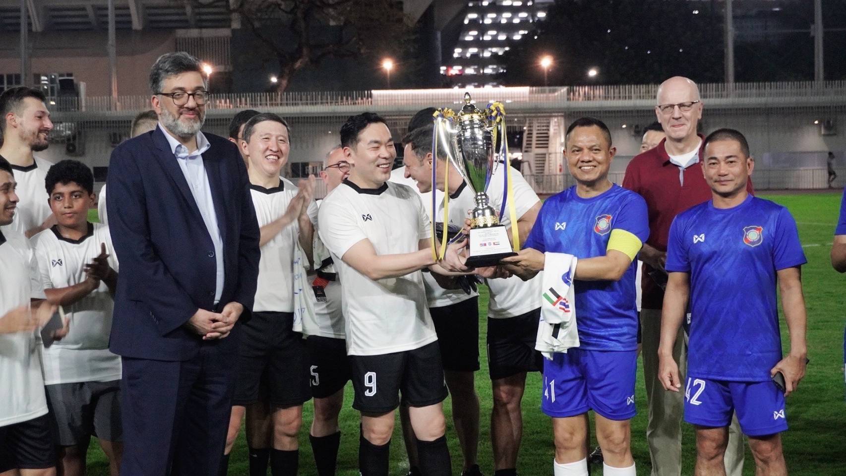 ตำรวจท่องเที่ยวดวนแข้งกระชับมิตร ทีมสถานเอกอัครราชทูต เสริมสัมพันธ์รับ High Season