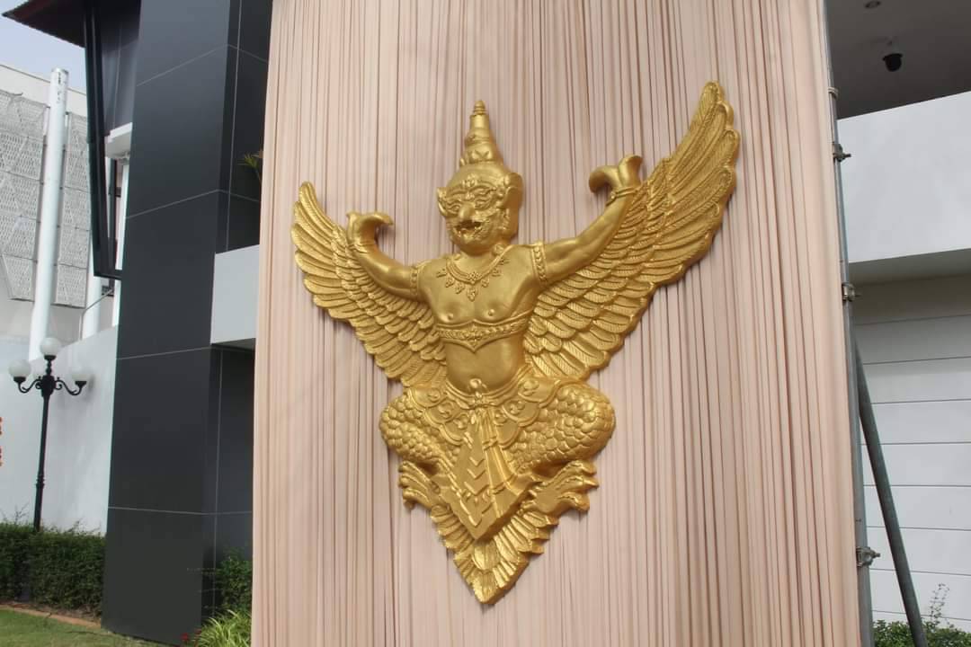 ผู้ว่าฯ สุราษฎร์ธานีร่วมเปิดอาคารที่ทำการและพิธีอันเชิญองค์ครุฑขึ้นประดิษฐานบนหน้าบันอาคารสำนักงานอธิบดีผู้พิพากษาภาค 8 